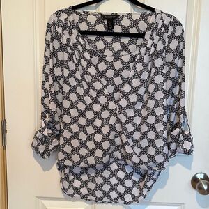 White House Black Market Black and White Chain-Link Print Blouse